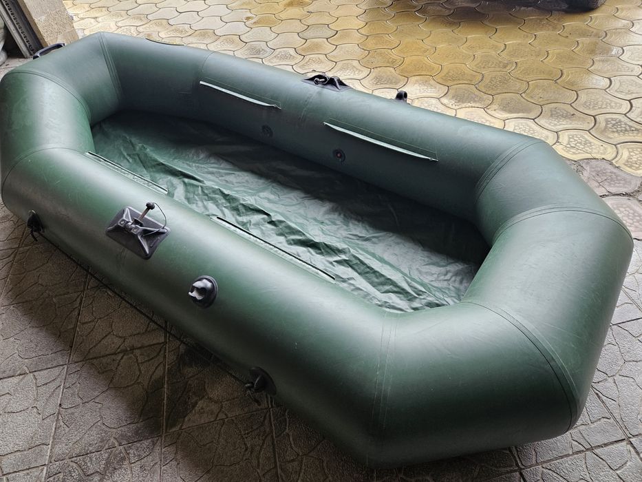 Лодка Инзер 250 гребная