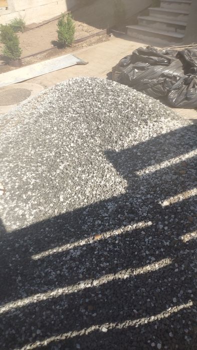 Pamant pentru gazon,nisip,sort,piatra decorativa,pietris,