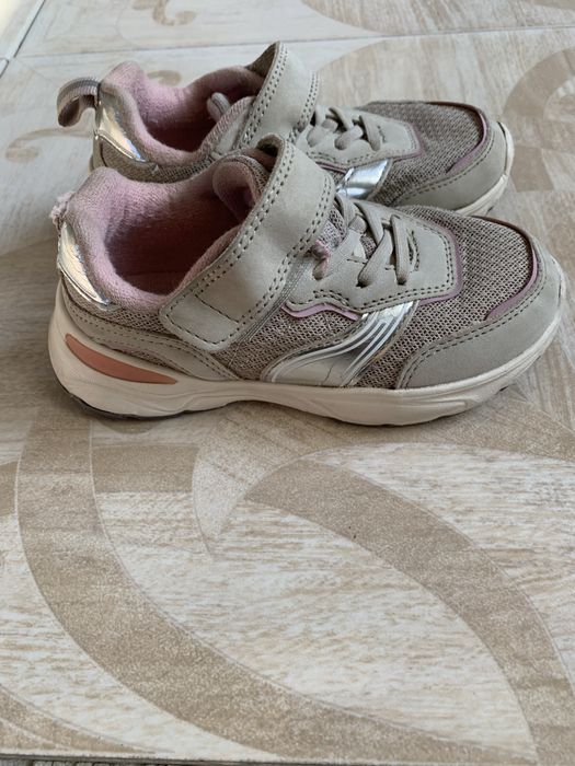 Детска обувь вся за 3000