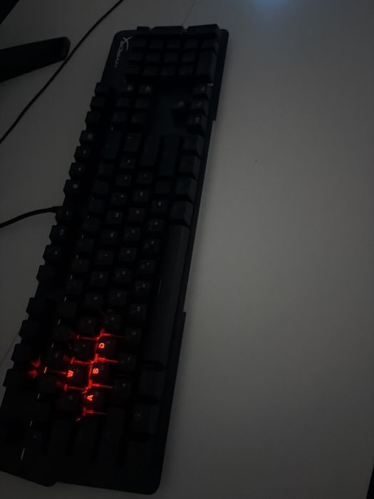 Продам клавиатуру hyperx