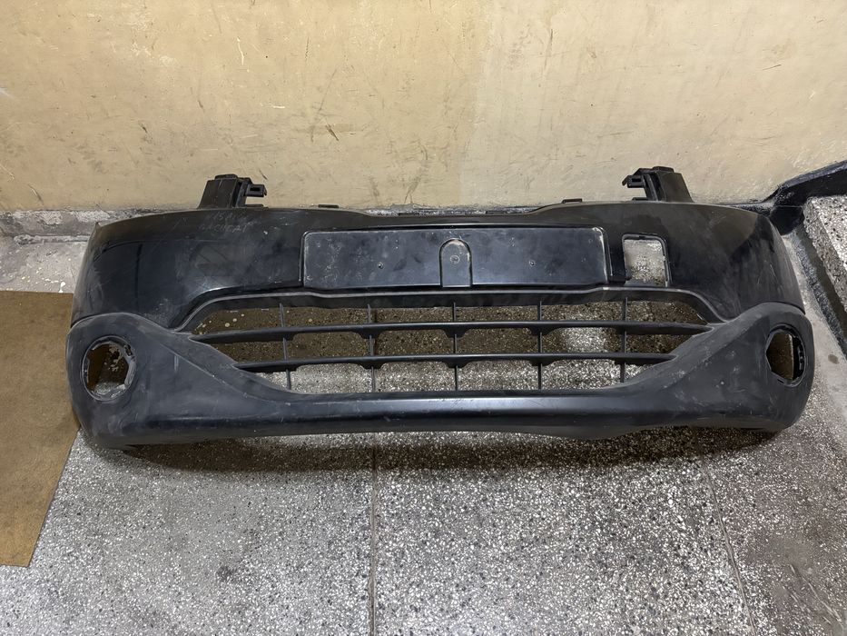 Продавам предна броня за Нисан Кашкай 2007г.