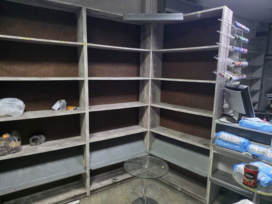 Рафтове за магазин алкохол и цигари