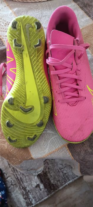 Бутонки за футбол