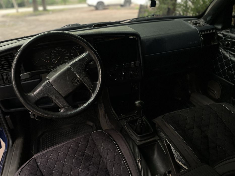 Продает Volkswagen polo 1992