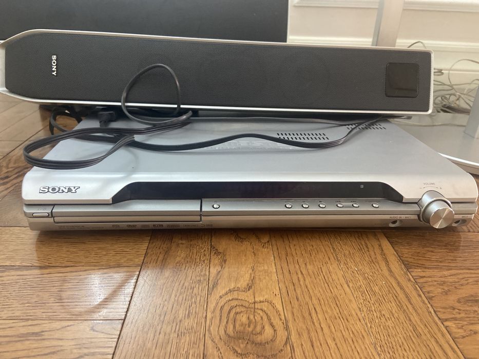 Домашний кинотеатр Sony, и JVC