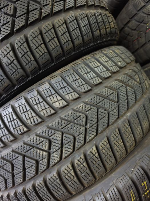 2 Броя 235/40/18 Pirelli 7mm