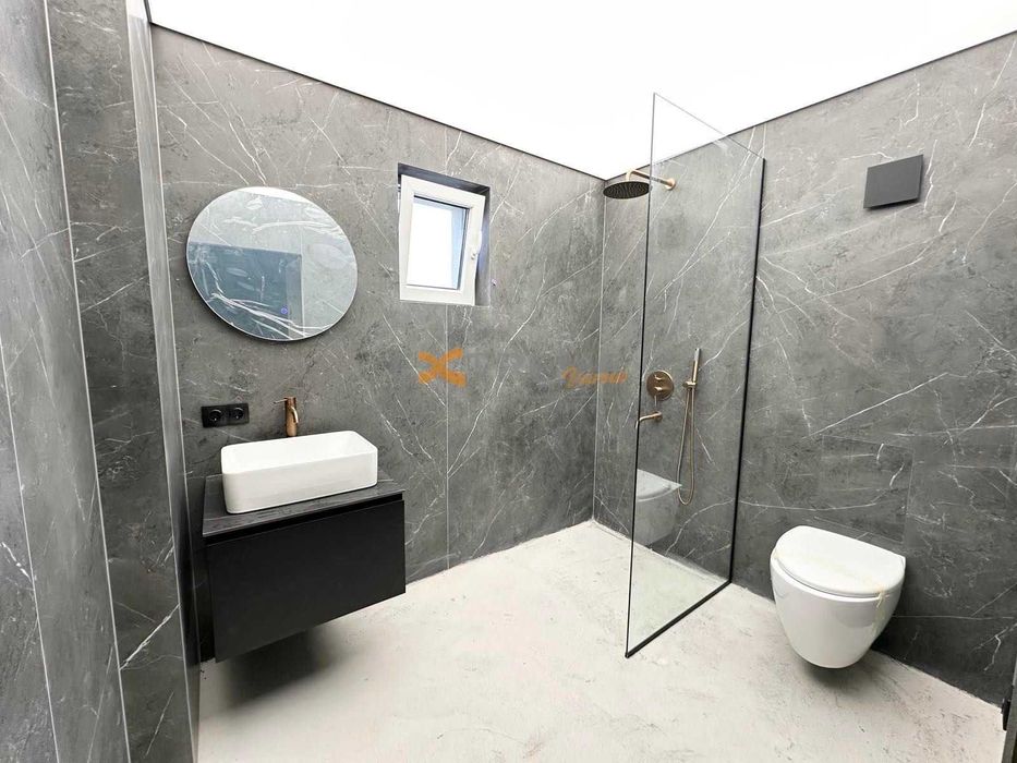 Продава се Тристаен апартамент в Варна, Централна поща - 118 кв.м за 3135 €/кв.м - Снимка #5