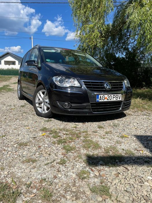 Vând Wv Touran an 2008 2.0D 6+1 manual Mașina este în stare impecabila
