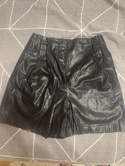 Шорты из эко кожи
