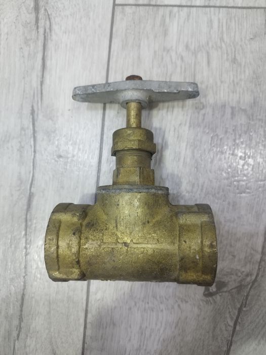 Продам краны бронзовые