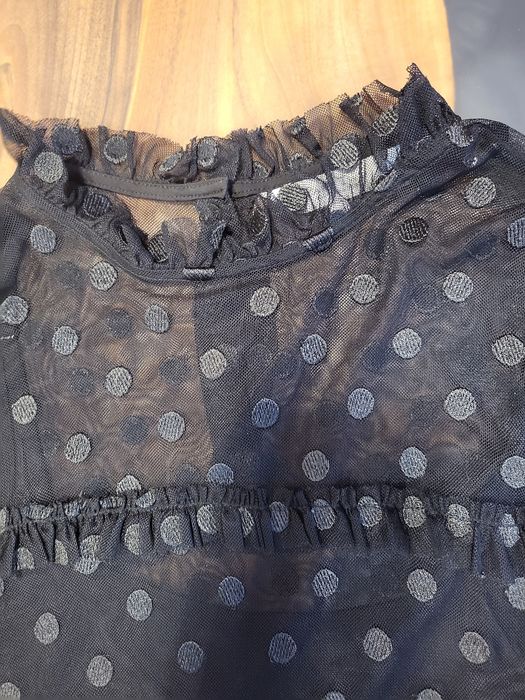 Дамска рокля в черно.