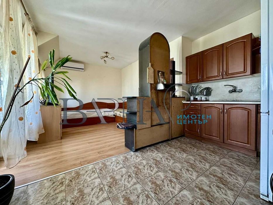 Двустаен на Лятно Кино Тракия до Фратели