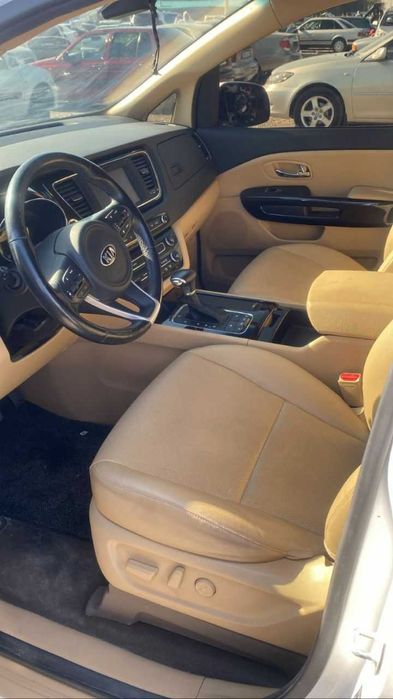 Kia Carnival из кореи