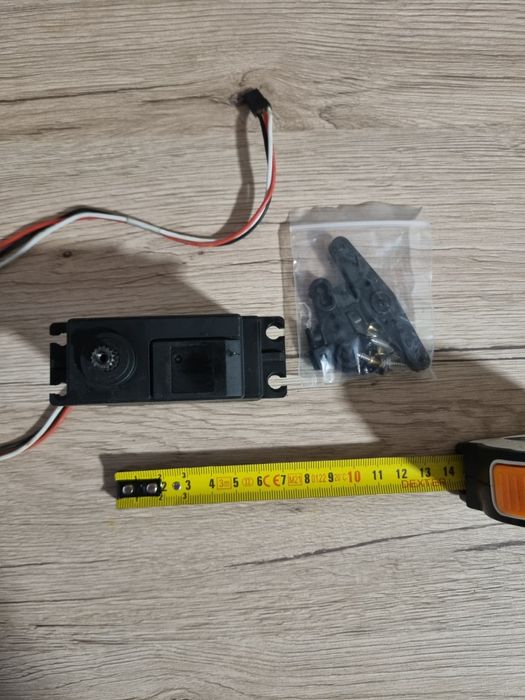 Servo Spektrum S906