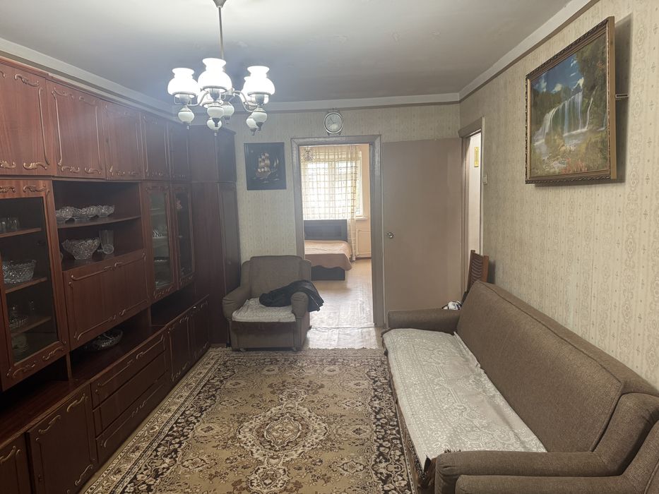 Чиланзар 23 квартал продаётся 2 комнатная квартира зелёный двор, школа