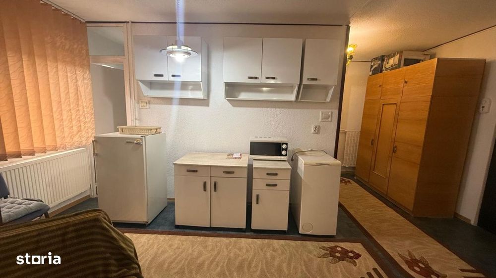 Garsoniera spatioasa cu balcon – Strada Lupeni, Ploiesti | Etaj 1 |