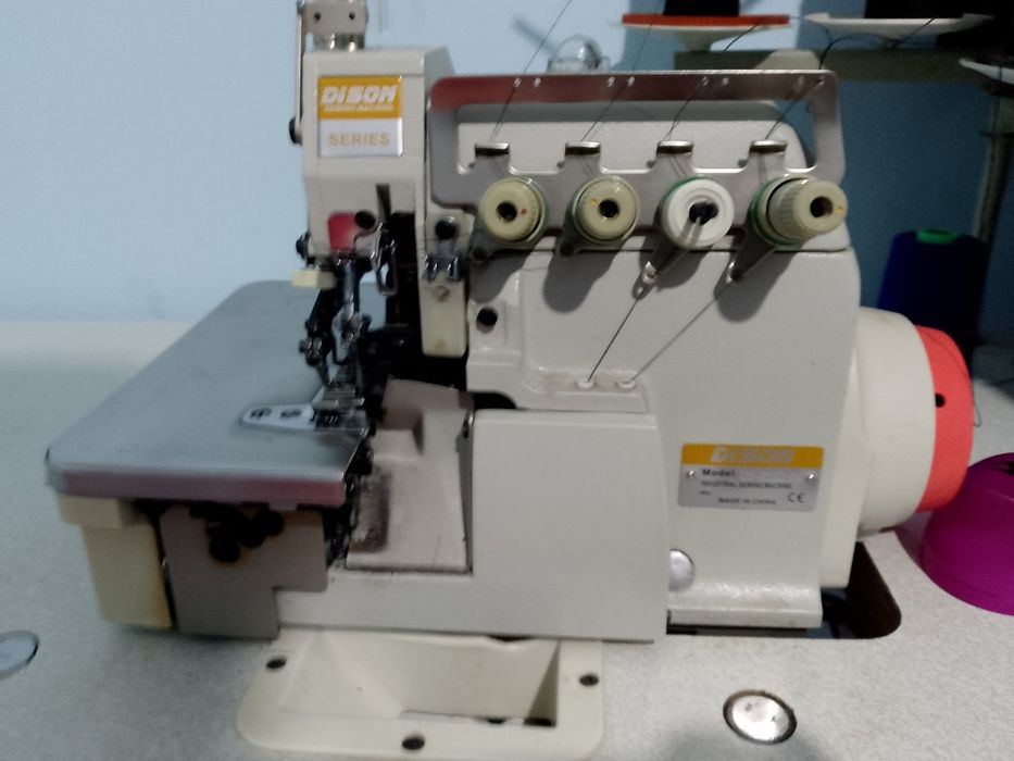 Тикув машинаси сотилади