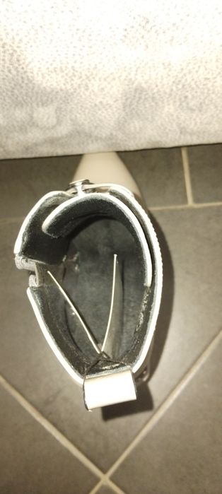 Нови боти в бежов лак.Стил и увереност.35,36,37,39размер