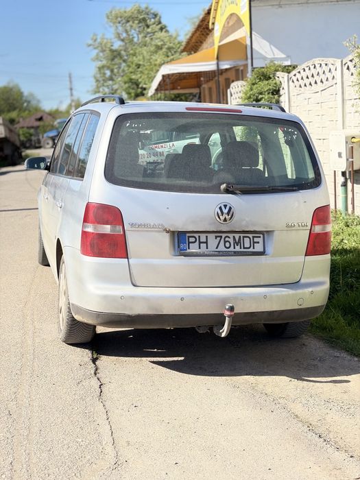 Volkswagen Touran diesel, 2.695 € — imagine 5