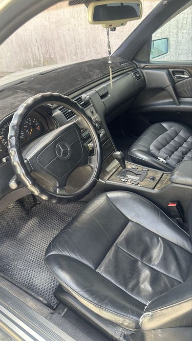 Мерсдес бенц  Е280