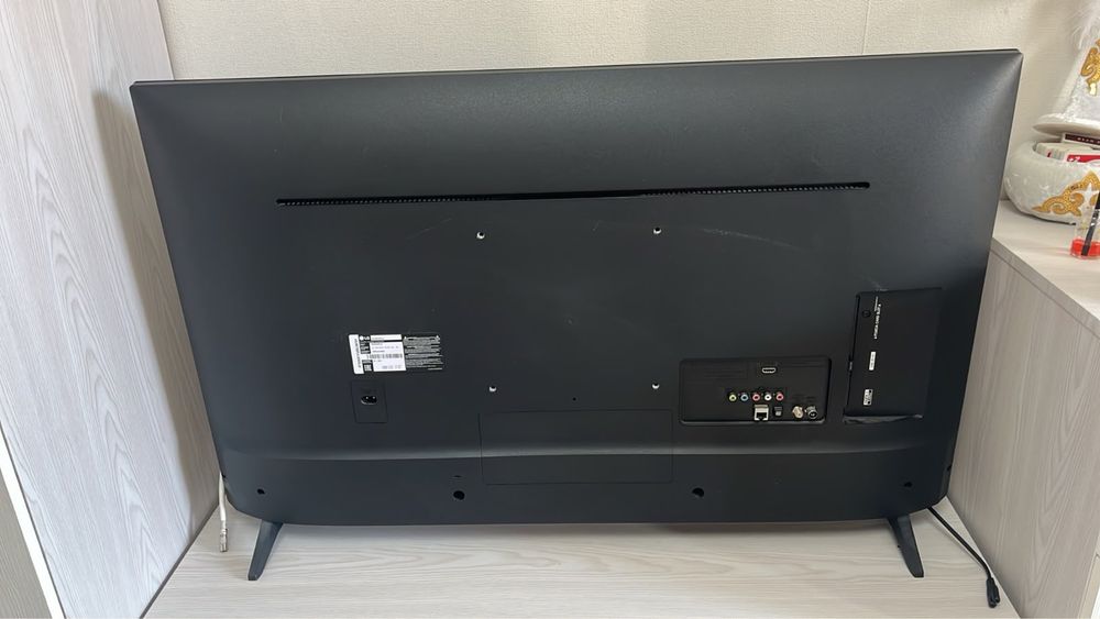 Продам телевизор Lg 43