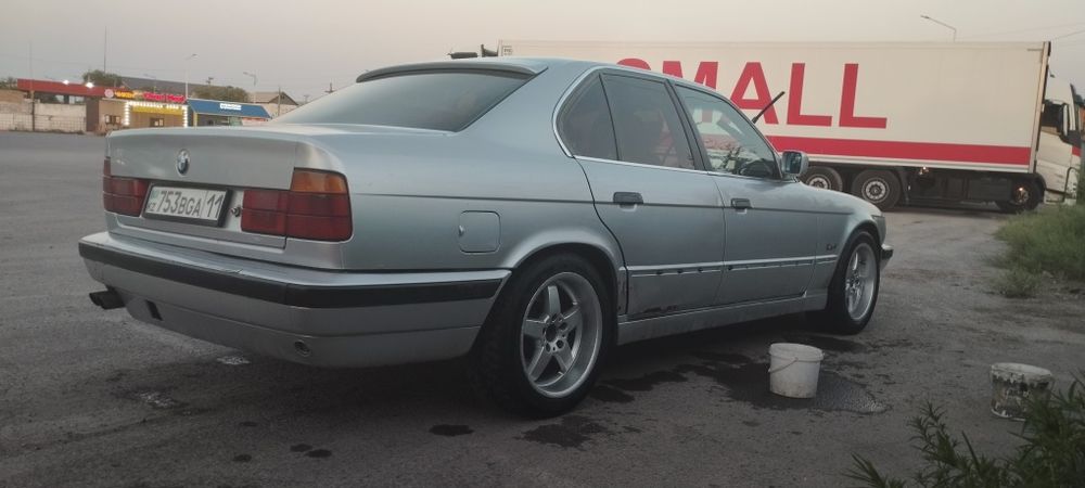 Продам машину BMW
