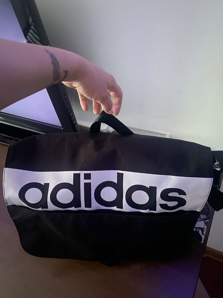 Geanta de sala Adidas Bucuresti Sectorul 4 OLX.ro