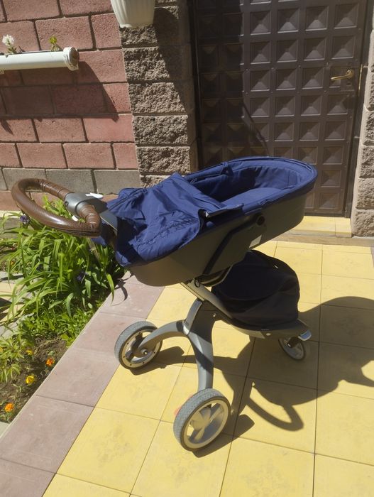 Stokke 2 люльки в комплекте