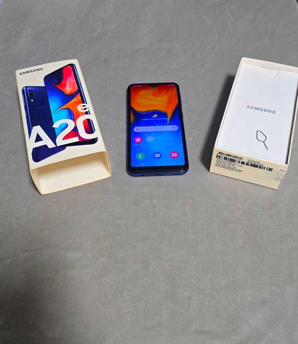 Telefon mobil Samsung Galaxy A20e, dual sim, 32 gb