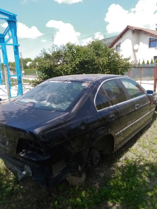 BMW Е39 520I черен седан