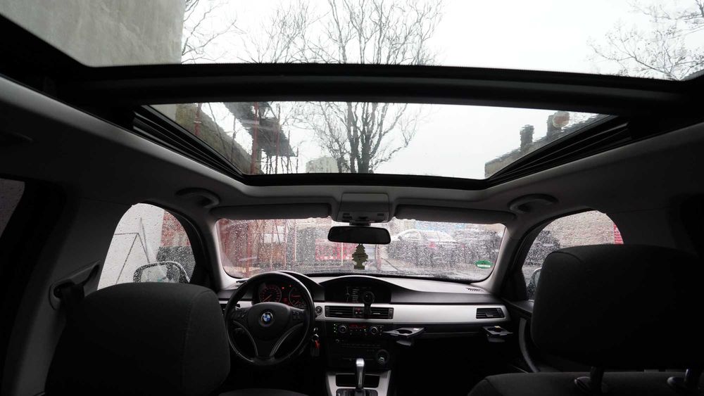 BMW Seria 320 xDrive 2011 | Webasto | Panoramic | Proprietar