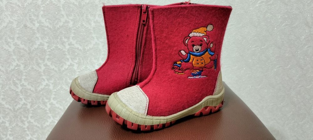 Продам Детские сапоги