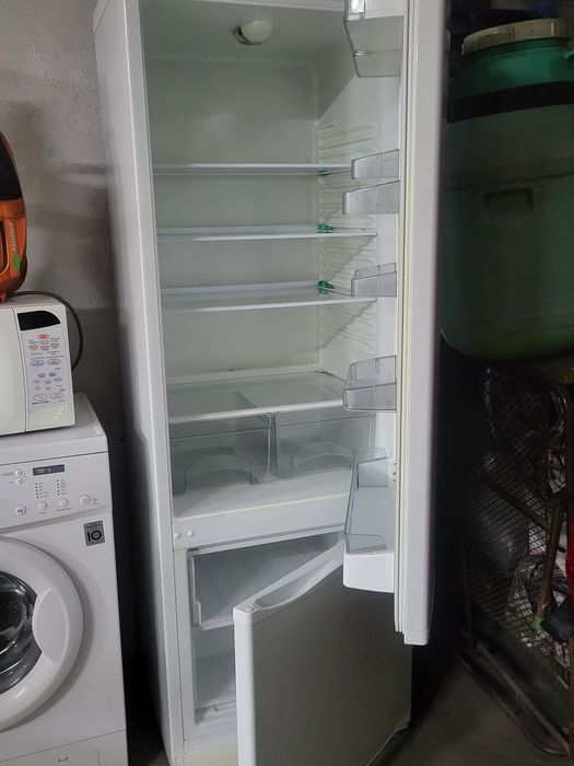 Продам холодильник Атлант б/у
