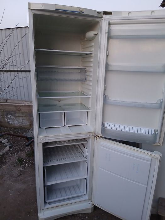 Холодильник Индезит. Доставка бесплатно