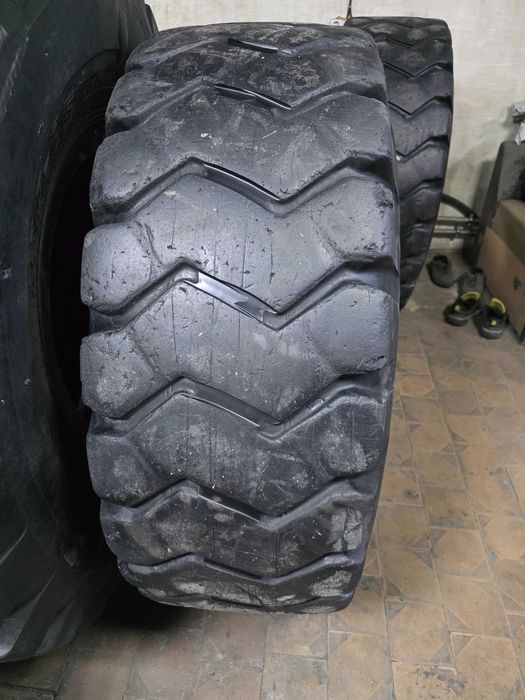 Шины на погрузчик бу 17.5-25