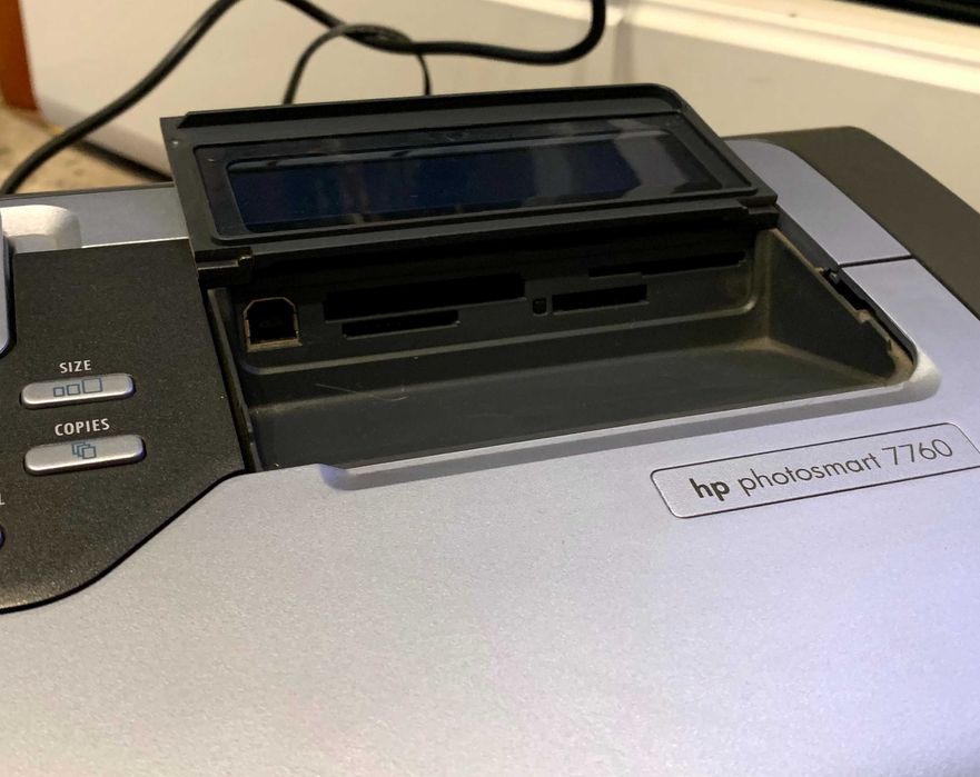 Imprimantă foto HP Photosmart 7760 funcțională, necesită cartușe noi