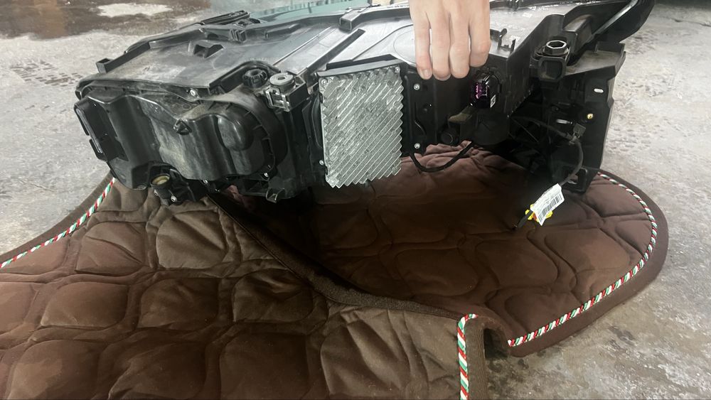 Ляв фар Audi Q7 matrix след 2021