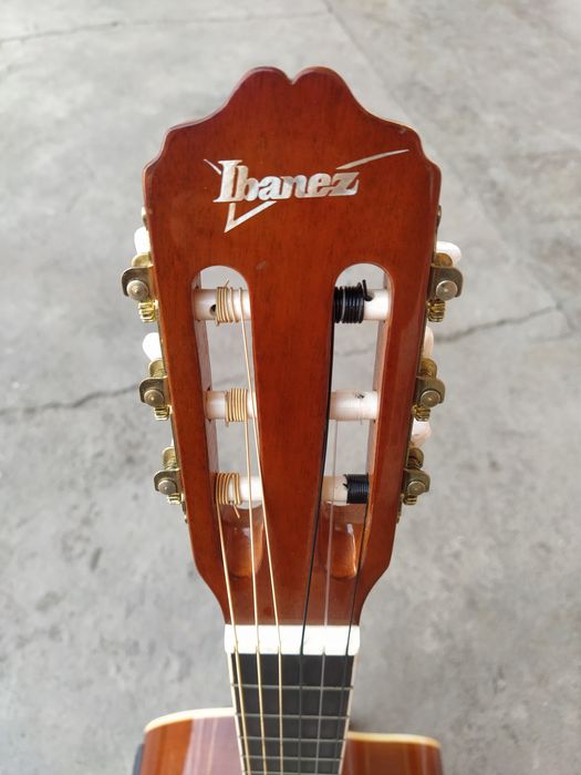 Gitara sotiladi neylon