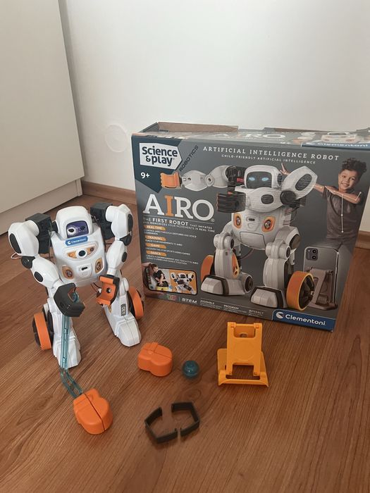 Robot interactiv AIRO Noriel