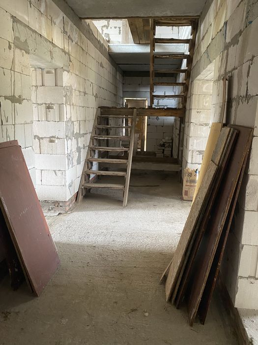 Продам недостроенный дом