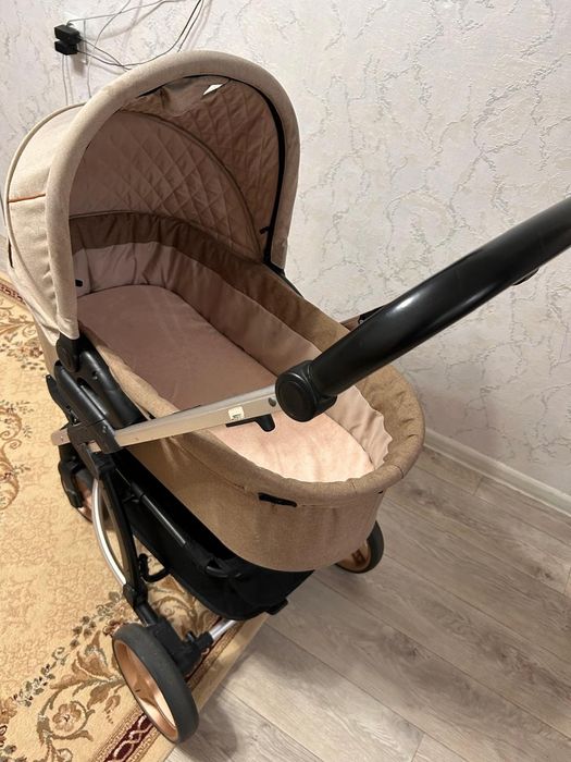 Продам коляску 3 в 1 в идеальном состояний