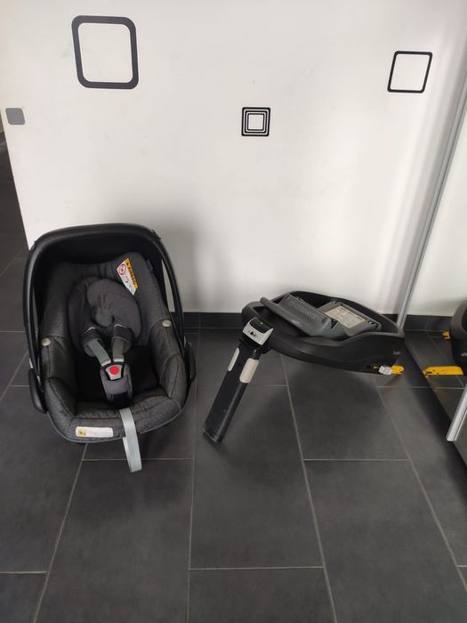 Scoica auto Maxi Cosi Pebble Plus pentru copii între 0 și 13 kg