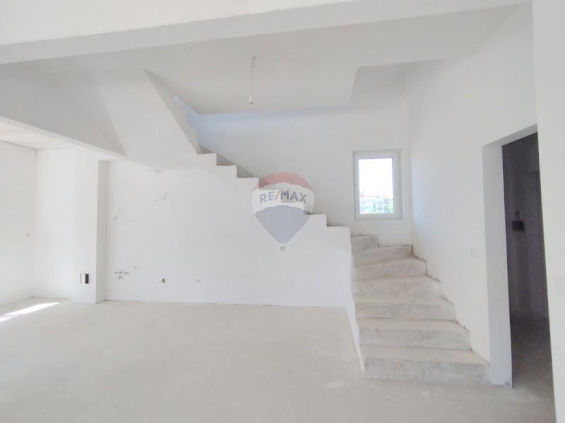 Продава се Къща в Варна, Виница - 267 кв.м за 1735 €/кв.м - Снимка #6