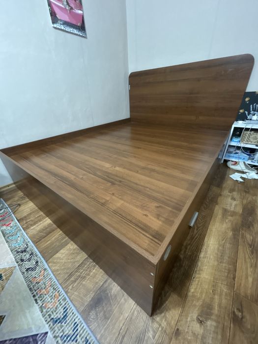 Продам двух спальную кровать