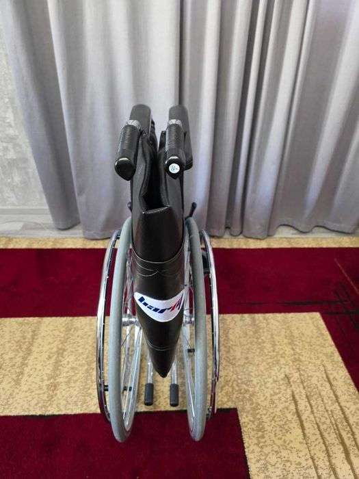 Инвалидное кресло-коляска складная