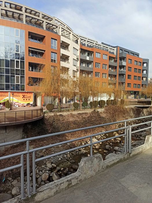 Апартамент за нощувки Азалия