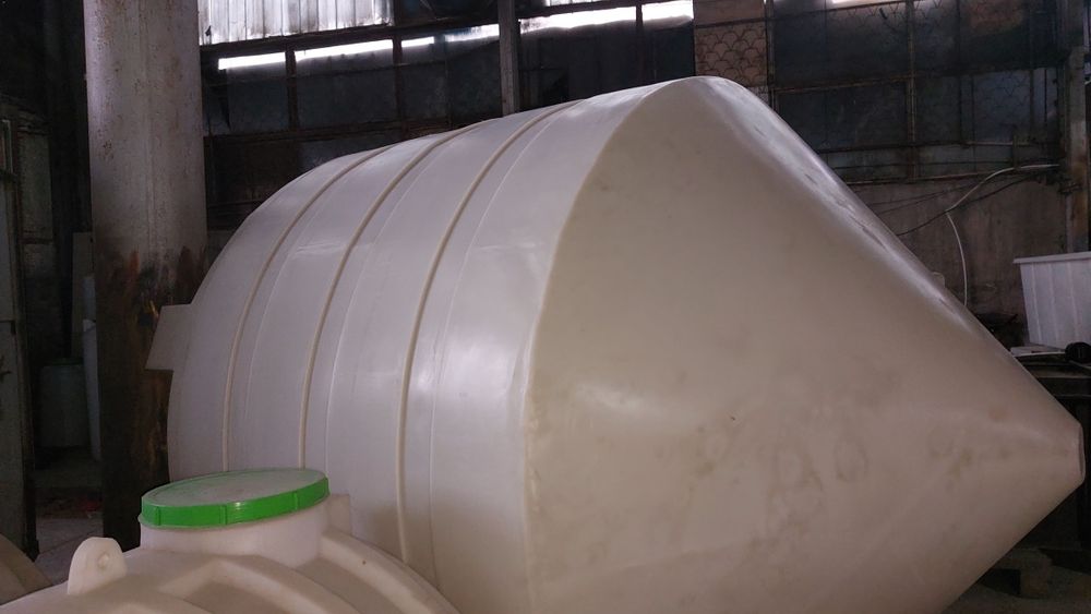 Конуссная ёмкость ,бак резервуар