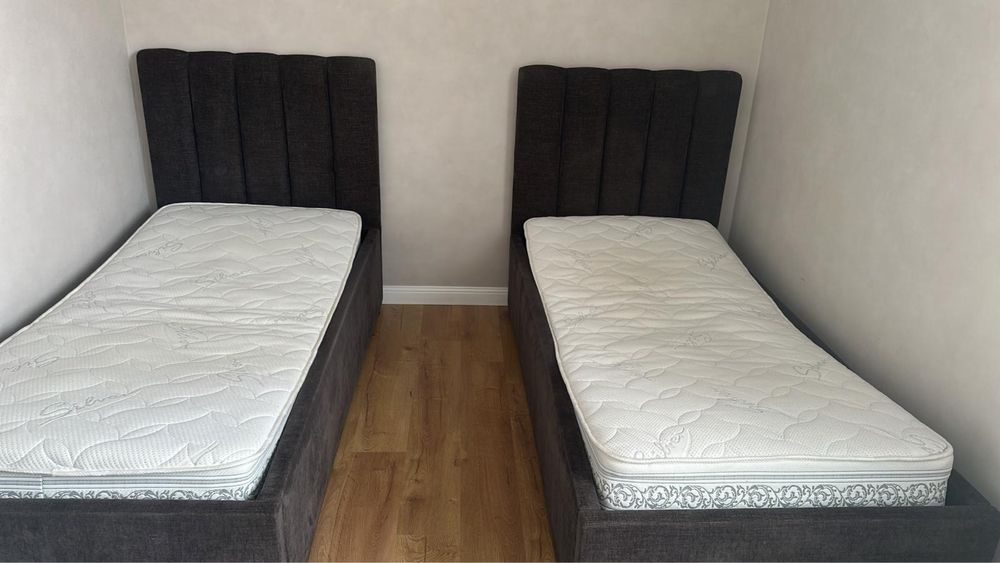Две спальные кровати