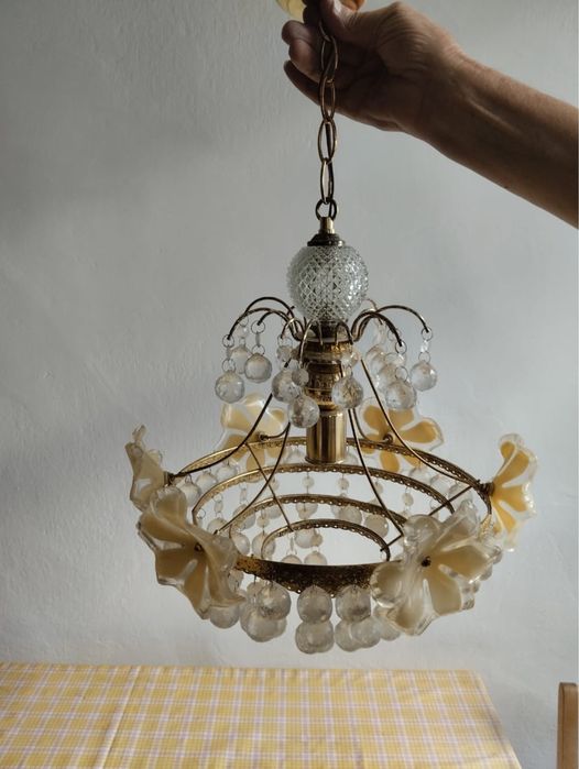 Продаётся люстра