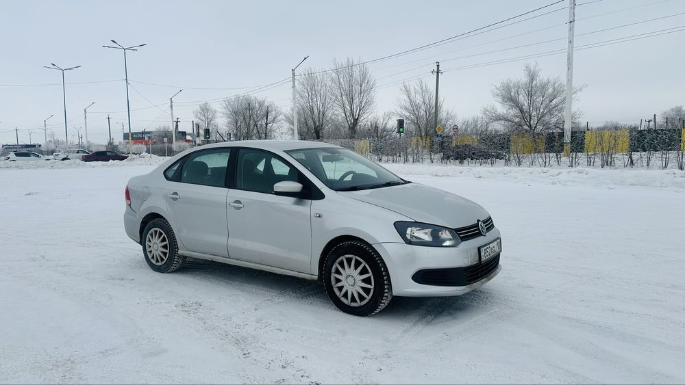 Продам Volkswagen Polo 2013, автомат